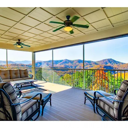 Endless Mountain Views - Hot Tub & Fireplace!